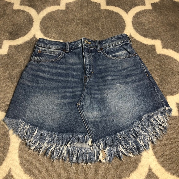 Free People We the Free Skirt Womens Size 27 Bailey Raw Frayed Hem Denim - Picture 1 of 9